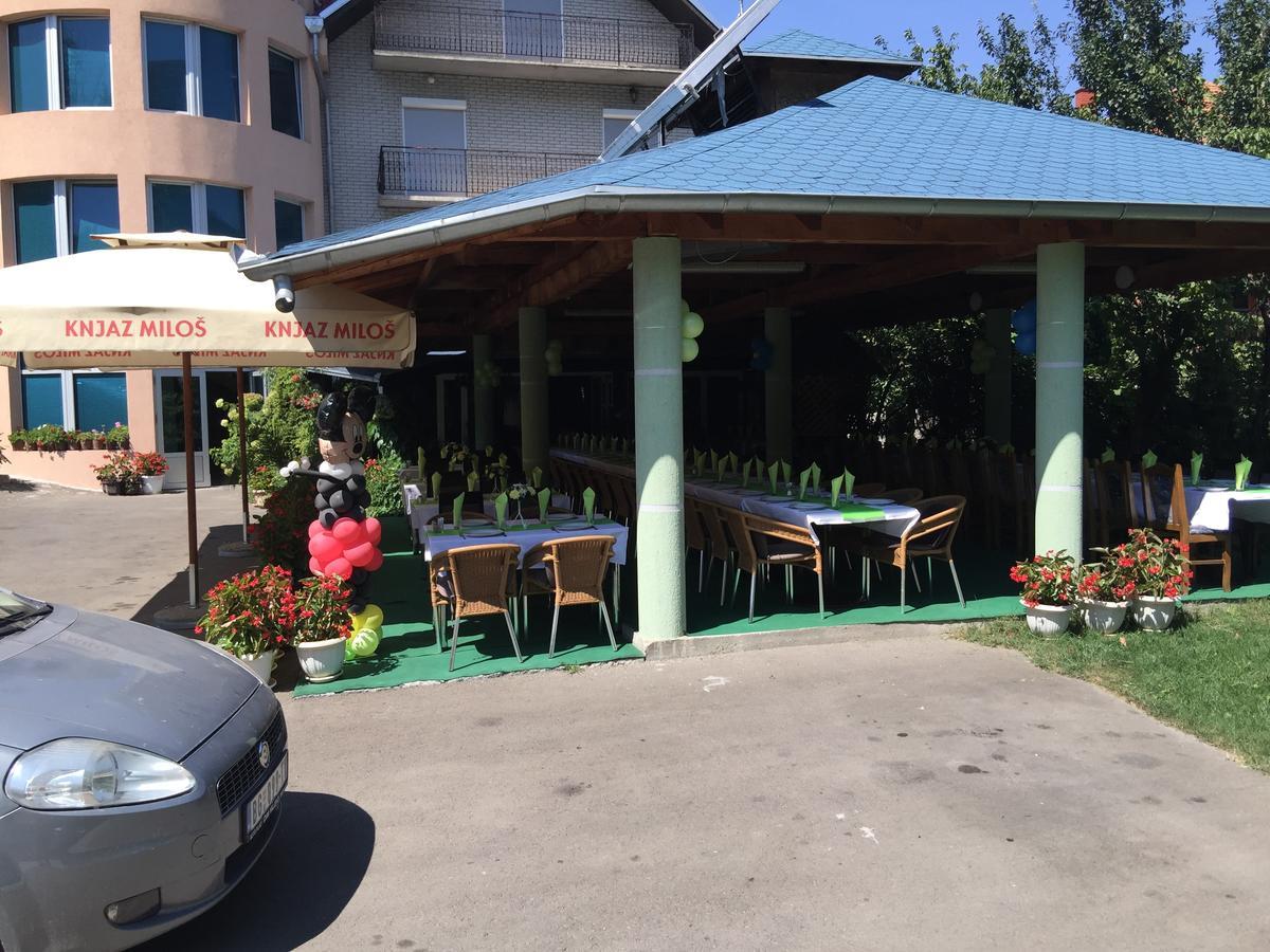 Bed & Breakfast Karavan Raška Zewnętrze zdjęcie